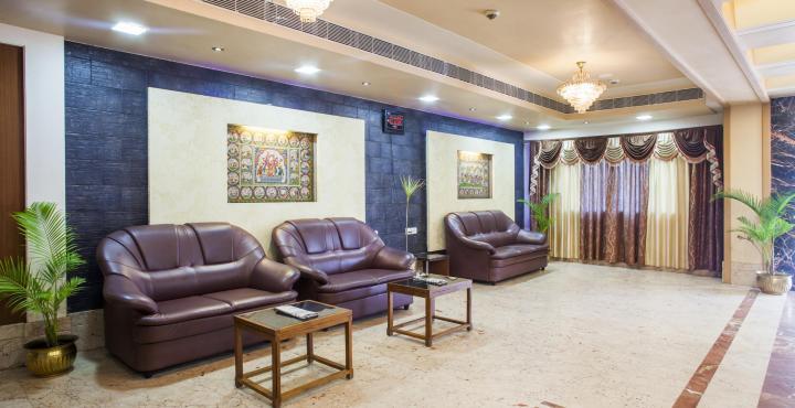 Nayak Hotel 3*