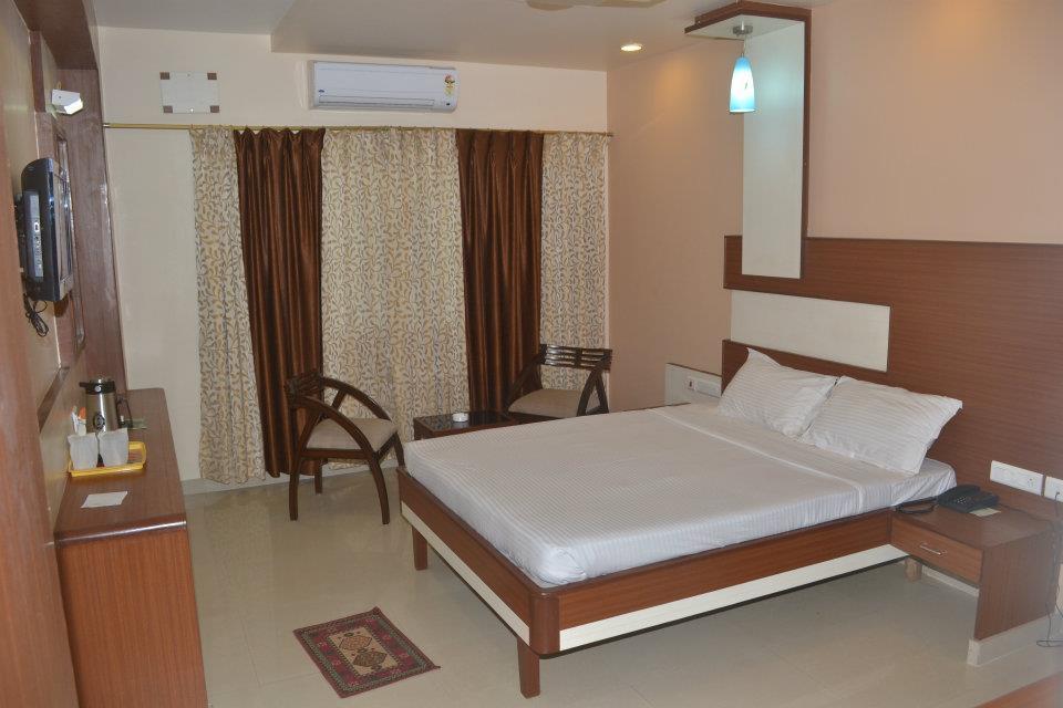 Nayak Hotel 3*